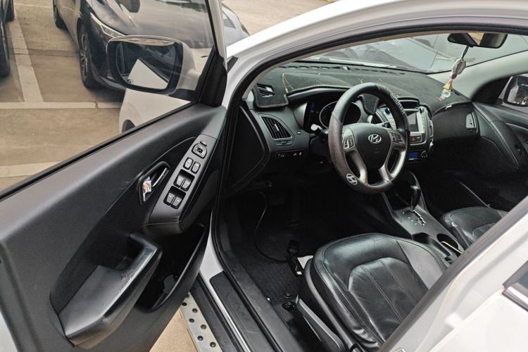 Used Hyundai ix35 2015 2.0L Automatic 2WD Smart Type China IV Driver Seat