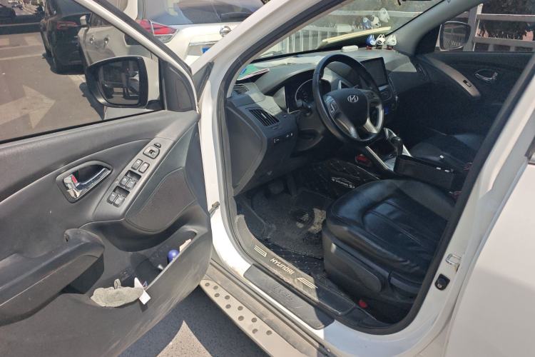 Used Hyundai ix35 2015 2.0L Automatic 2WD Smart Version China V Standard Driver Seat
