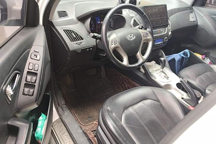 Used Hyundai ix35 2015 2.0L Automatic 2WD Smart Type China IV Driver Seat