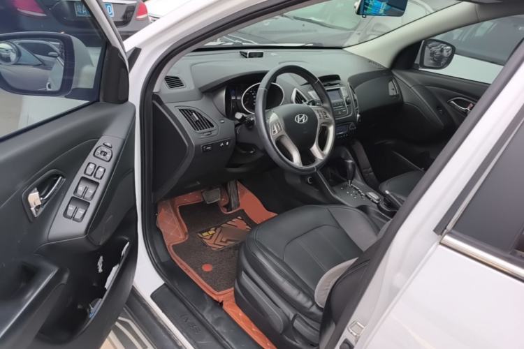 Used Hyundai ix35 2015 2.0L Automatic 2WD Smart Version China V Standard Driver Seat