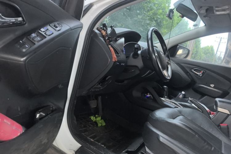 Used Hyundai ix35 2015 2.0L Automatic 2WD Smart Version China V Standard Driver Seat