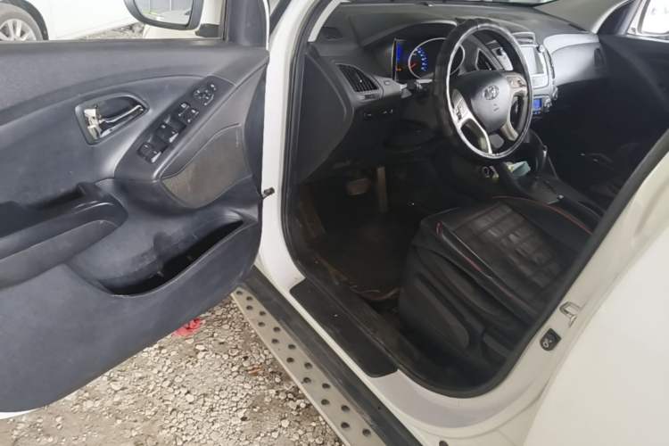 Used Hyundai ix35 2015 2.0L Automatic 2WD Smart Type China IV Driver Seat