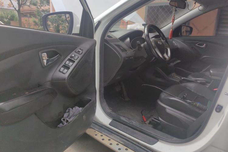 Used Hyundai ix35 2015 2.0L Automatic 2WD Smart Version China V Standard Driver Seat