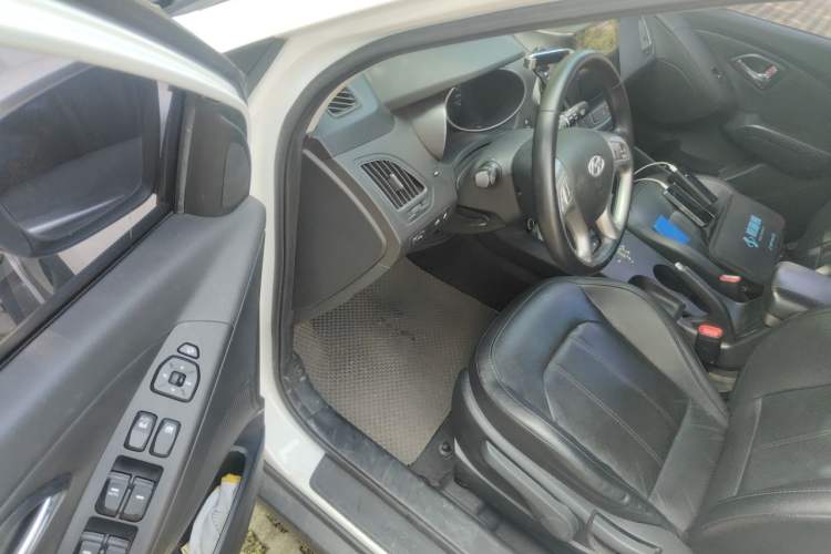 Used Hyundai ix35 2015 2.0L Automatic 2WD Smart Type China IV Driver Seat