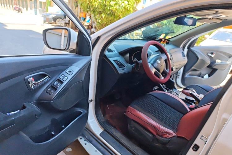 Used Hyundai ix35 2015 2.0L Automatic 2WD Comfort Edition China V Standard Driver Seat