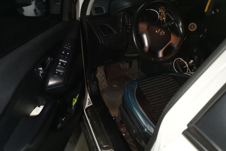 Used Hyundai ix35 2015 2.0L Automatic 2WD Comfort Edition China IV Standard Driver Seat