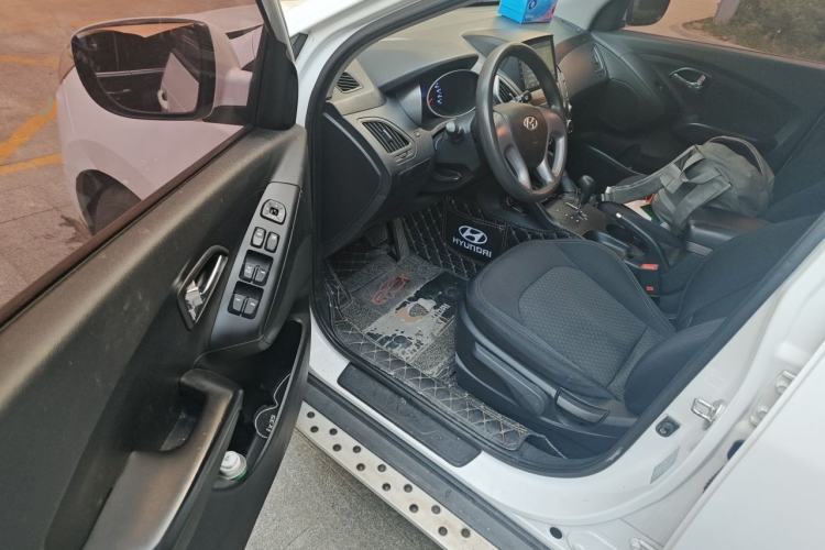 Used Hyundai ix35 2015 2.0L Automatic 2WD Comfort Edition China IV Standard Driver Seat