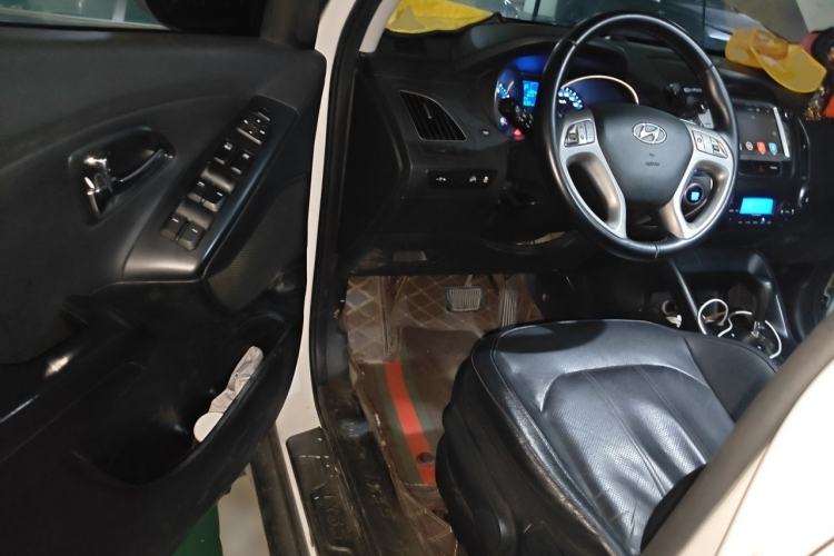 Used Hyundai ix35 2015 2.0L Automatic 2WD Smart Type China IV Driver Seat