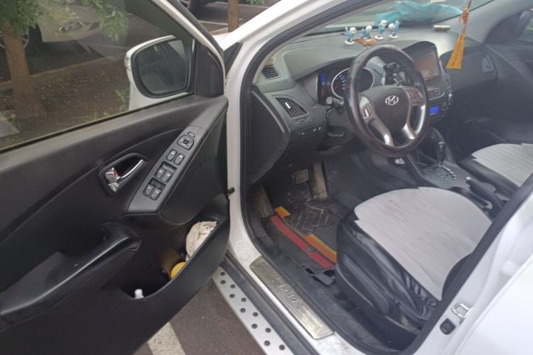 Used Hyundai ix35 2015 2.0L Automatic 2WD Smart Version China V Standard Driver Seat