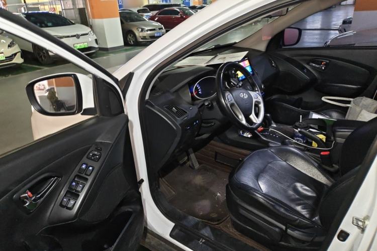 Used Hyundai ix35 2015 2.0L Automatic 2WD Smart Version China V Standard Driver Seat