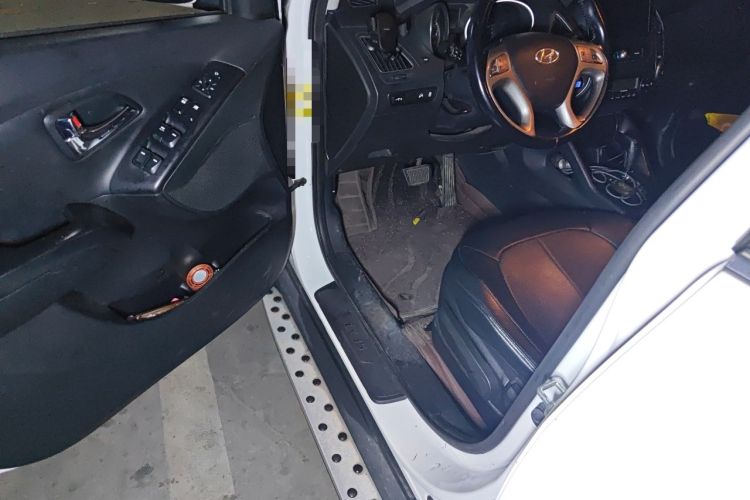 Used Hyundai ix35 2015 2.0L Automatic 2WD Smart Version China V Standard Driver Seat