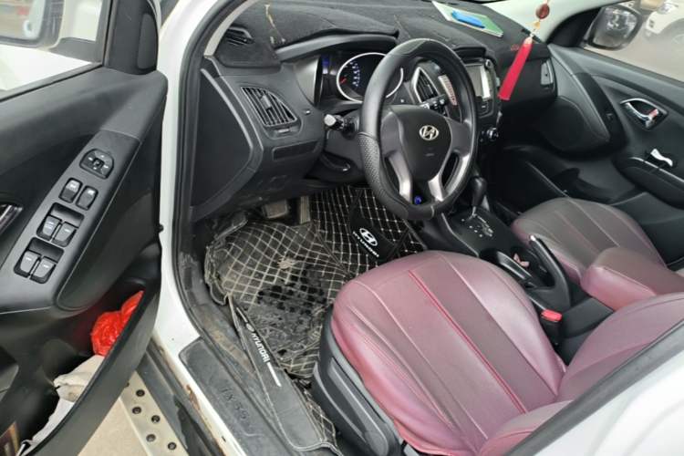 Used Hyundai ix35 2015 2.0L Automatic 2WD Comfort Edition China IV Standard Driver Seat