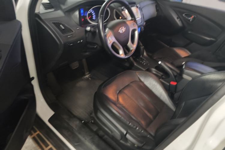 Used Hyundai ix35 2015 2.0L Automatic 2WD Smart Version China V Standard Driver Seat