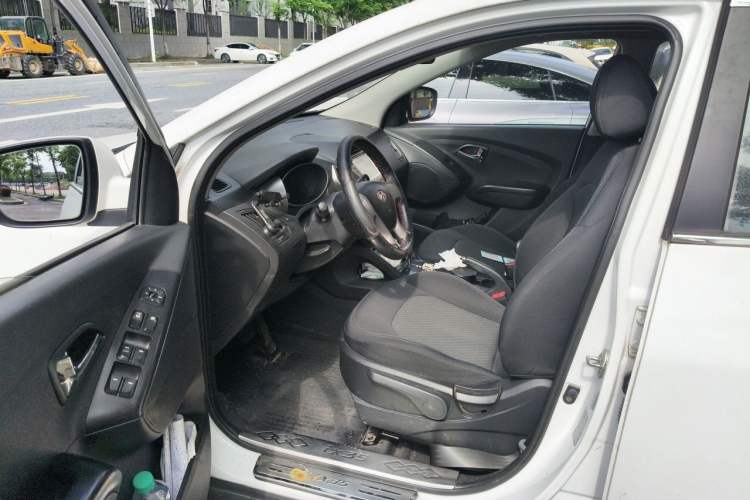 Used Hyundai ix35 2015 2.0L Automatic 2WD Comfort Edition China IV Standard Driver Seat