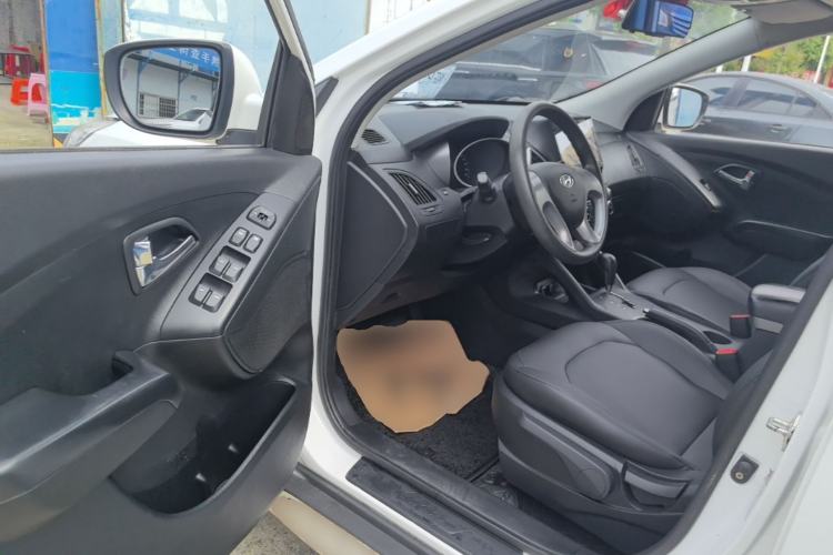 Used Hyundai ix35 2015 2.0L Automatic 2WD Comfort Edition China IV Standard Driver Seat