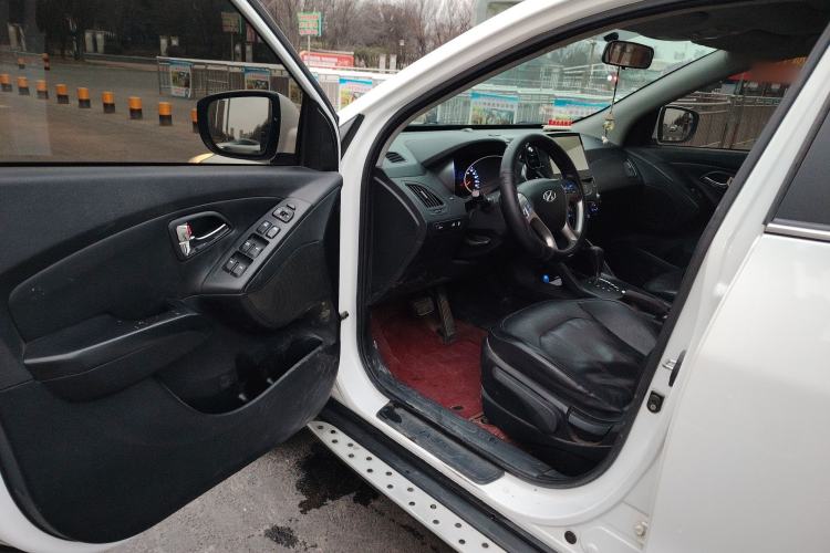 Used Hyundai ix35 2015 2.0L Automatic 2WD Smart Version China V Standard Driver Seat