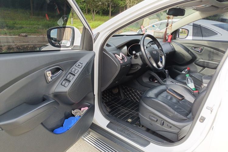 Used Hyundai ix35 2015 2.0L Automatic Two-Wheel Drive Leading Trim China IV Standard Driver Seat
