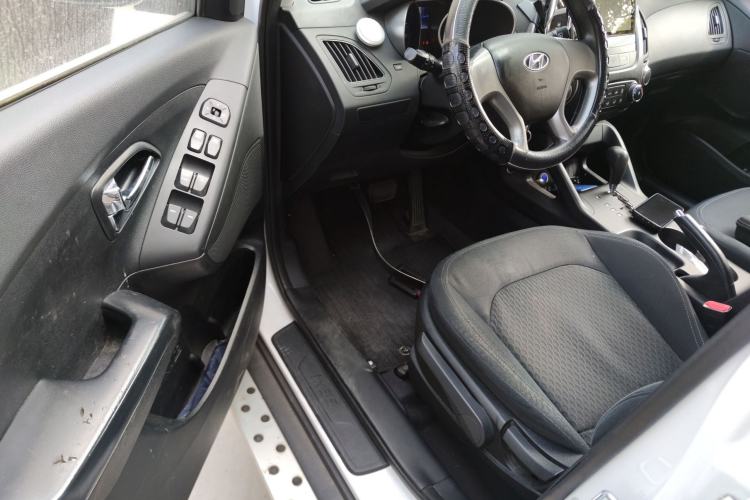 Used Hyundai ix35 2015 2.0L Automatic 2WD Comfort Edition China IV Standard Driver Seat