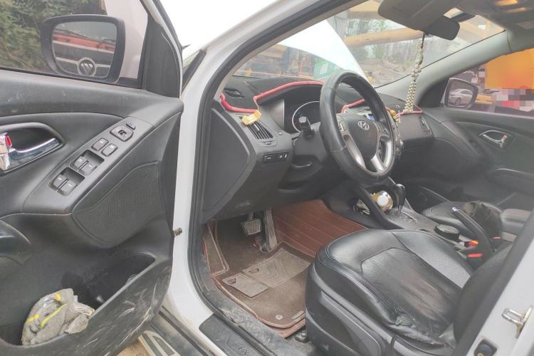 Used Hyundai ix35 2015 2.0L Automatic 2WD Smart Version China V Standard Driver Seat