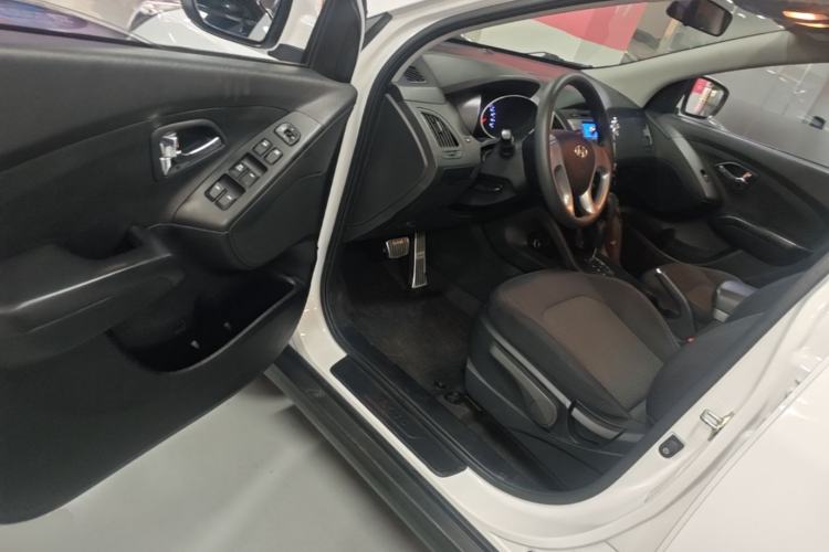 Used Hyundai ix35 2015 2.0L Automatic 2WD Comfort Edition China V Standard Driver Seat