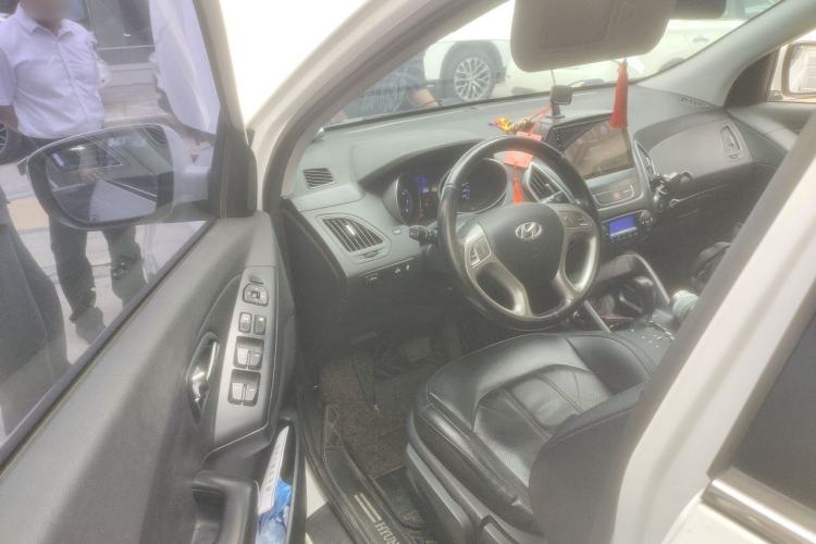 Used Hyundai ix35 2015 2.0L Automatic 2WD Smart Version China V Standard Driver Seat