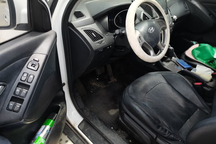 Used Hyundai ix35 2015 2.0L Automatic 2WD Smart Version China V Standard Driver Seat