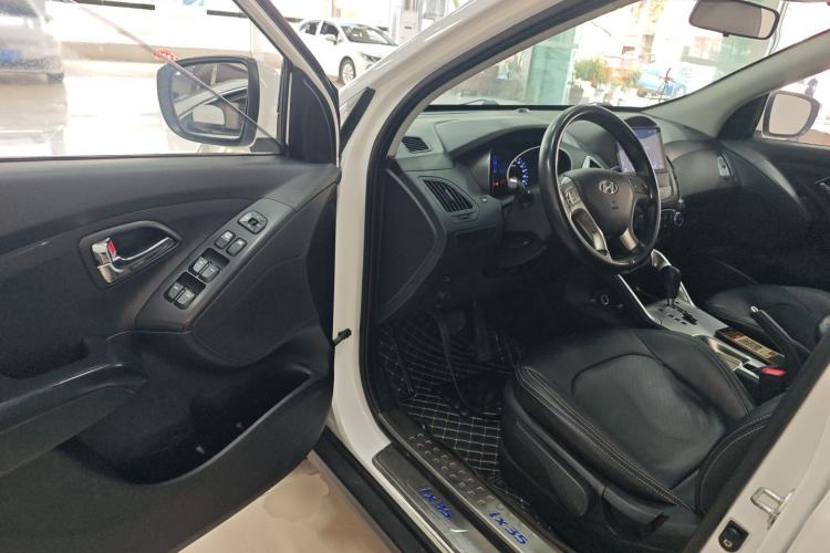 Used Hyundai ix35 2015 2.0L Automatic 2WD Smart Type China IV Driver Seat