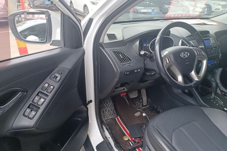 Used Hyundai ix35 2015 2.0L Automatic 2WD Smart Version China V Standard Driver Seat