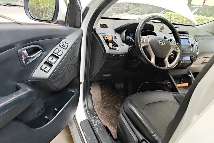 Used Hyundai ix35 2015 2.0L Automatic 2WD Smart Type China IV Driver Seat