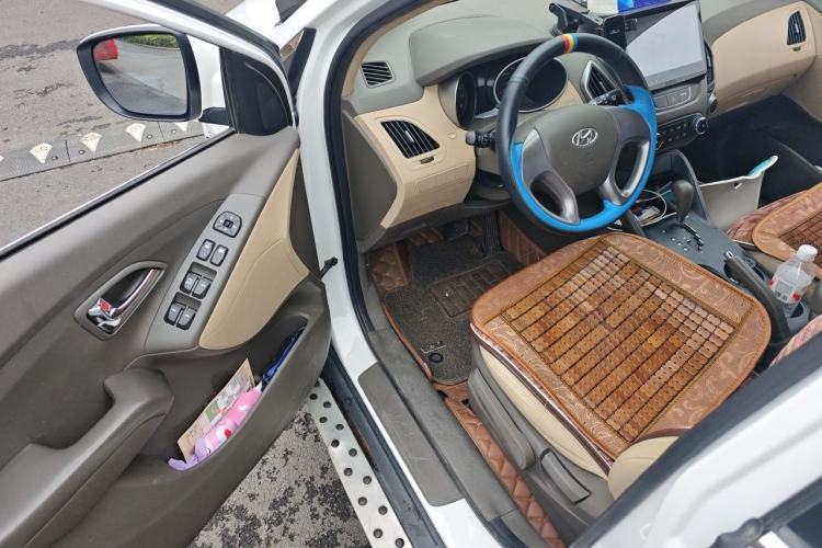 Used Hyundai ix35 2015 2.0L Automatic 2WD Comfort Edition China IV Standard Driver Seat
