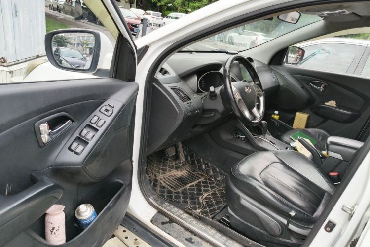 Used Hyundai ix35 2015 2.0L Automatic 2WD Smart Version China V Standard Driver Seat
