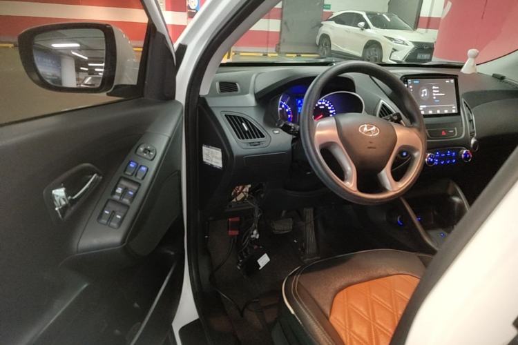 Used Hyundai ix35 2015 2.0L Automatic 2WD Comfort Edition China V Standard Driver Seat