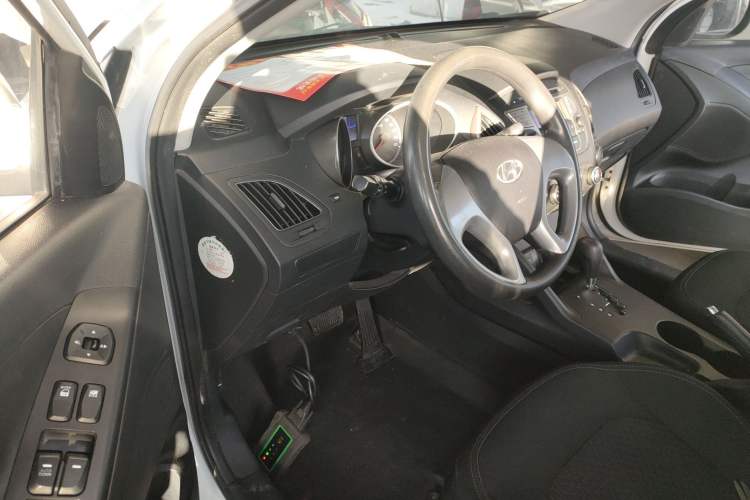 Used Hyundai ix35 2015 2.0L Automatic 2WD Comfort Edition China V Standard Driver Seat