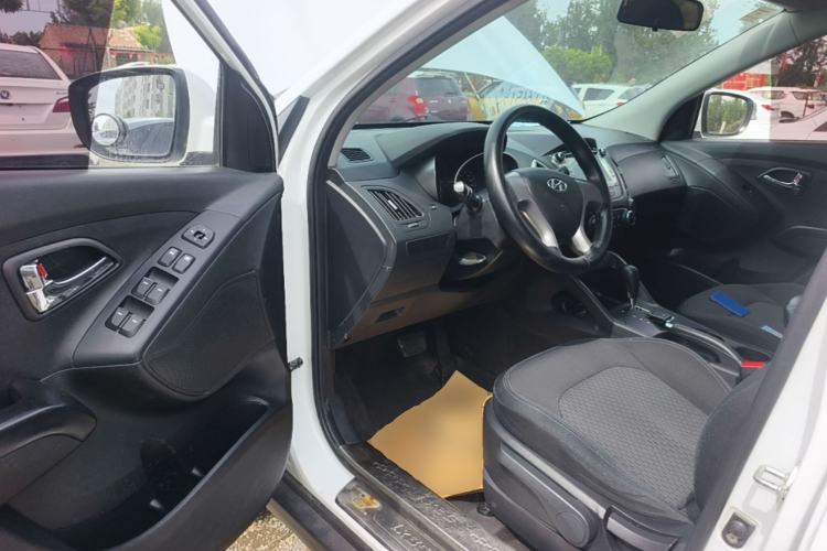 Used Hyundai ix35 2015 2.0L Automatic 2WD Comfort Edition China V Standard Driver Seat