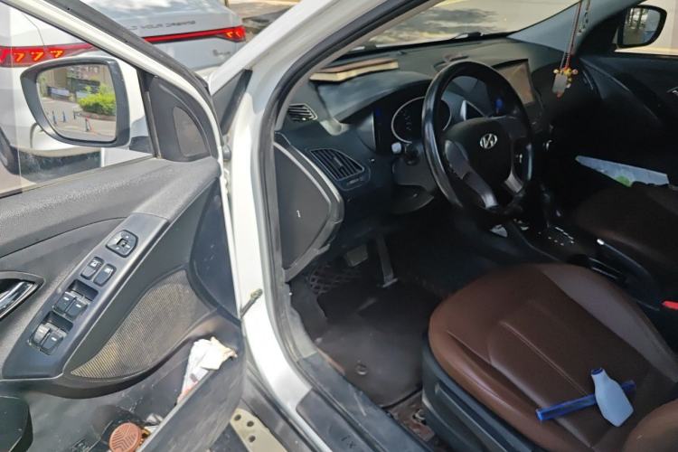 Used Hyundai ix35 2015 2.0L Automatic 2WD Comfort Edition China IV Standard Driver Seat