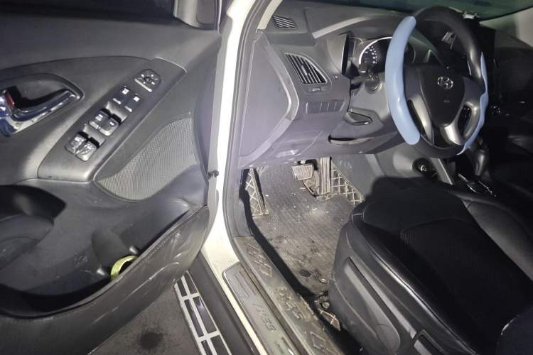 Used Hyundai ix35 2015 2.0L Automatic 2WD Comfort Edition China V Standard Driver Seat