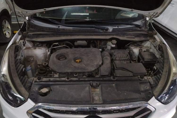 Used Hyundai ix35 2015 2.0L Automatic 2WD Smart Version China V Standard Engine Bay
