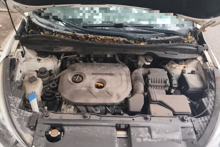 Used Hyundai ix35 2015 2.0L Automatic 2WD Smart Version China V Standard Engine Bay