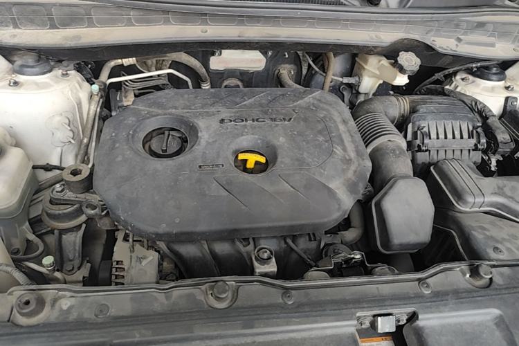 Used Hyundai ix35 2015 2.0L Automatic 2WD Smart Version China V Standard Engine Bay