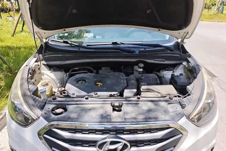 Used Hyundai ix35 2015 2.0L Automatic 2WD Smart Version China V Standard Engine Bay
