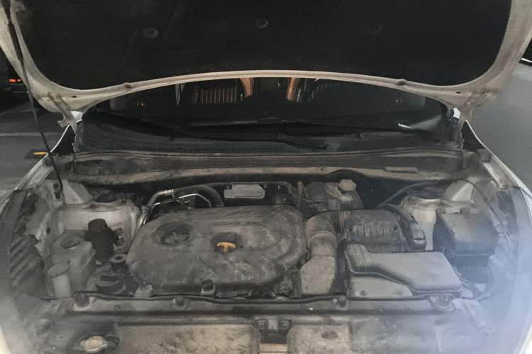 Used Hyundai ix35 2015 2.0L Automatic 2WD Smart Type China IV Engine Bay