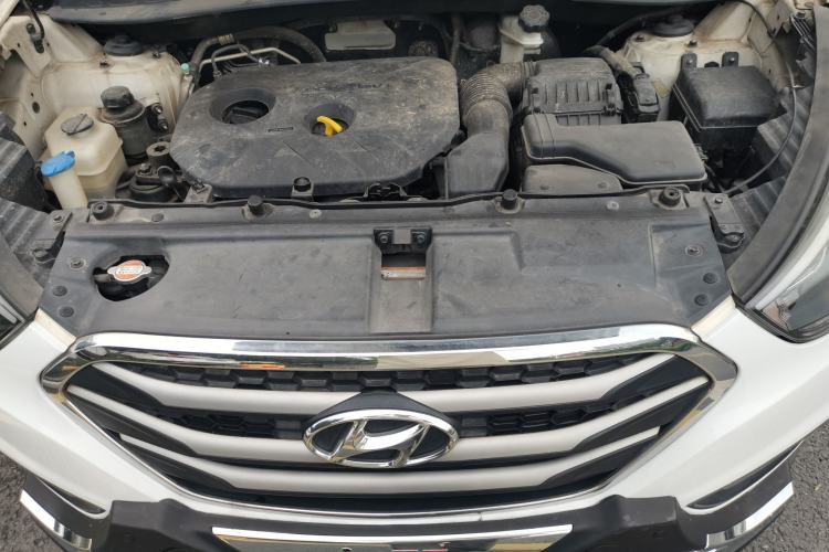 Used Hyundai ix35 2015 2.0L Automatic 2WD Comfort Edition China IV Standard Engine Bay