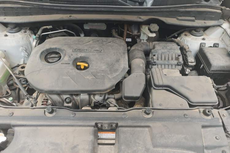 Used Hyundai ix35 2015 2.0L Automatic 2WD Smart Version China V Standard Engine Bay