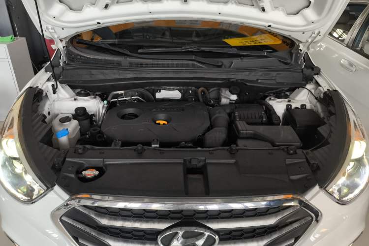 Used Hyundai ix35 2015 2.0L Automatic 2WD Comfort Edition China IV Standard Engine Bay