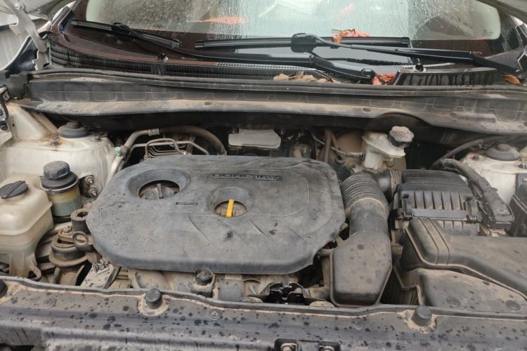 Used Hyundai ix35 2015 2.0L Automatic 2WD Smart Type China IV Engine Bay