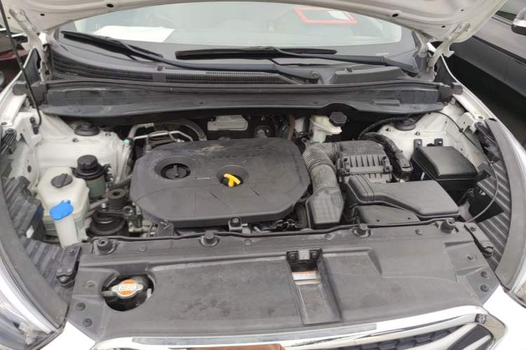 Used Hyundai ix35 2015 2.0L Automatic 2WD Comfort Edition China V Standard Engine Bay