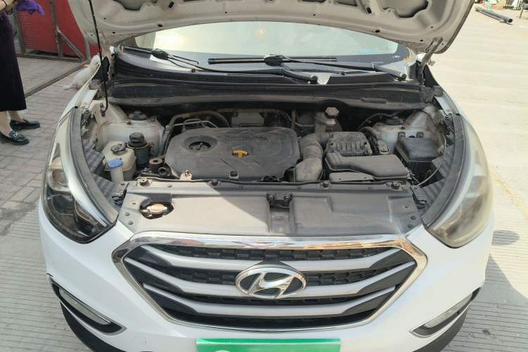 Used Hyundai ix35 2015 2.0L Automatic 2WD Comfort Edition China IV Standard Engine Bay