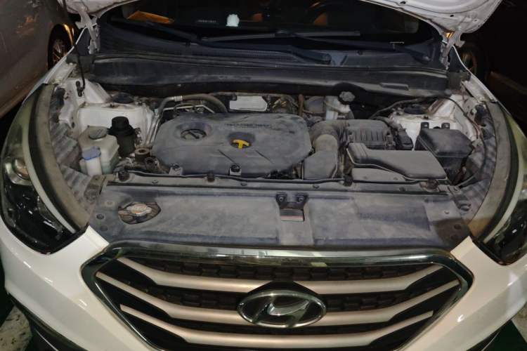 Used Hyundai ix35 2015 2.0L Automatic 2WD Comfort Edition China IV Standard Engine Bay