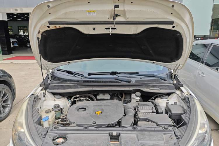 Used Hyundai ix35 2015 2.0L Automatic 2WD Smart Type China IV Engine Bay