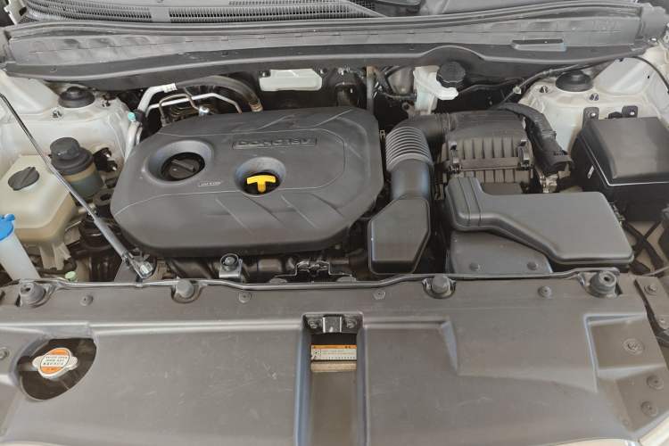 Used Hyundai ix35 2015 2.0L Manual Two-Wheel Drive Comfort Version China IV Standard Engine Bay